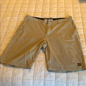 Billabong submersibles shorts